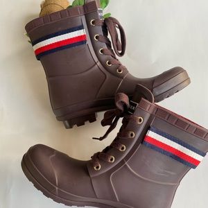 Tommy Hilfiger women’s Rain Boots Trineti Brown size 6